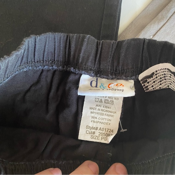 Bundle of 4 D&CO full length pants - Picture 2 of 6